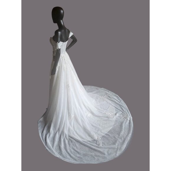 NWOT Ivory Lace Embroidered A-Line Shrug Sleeve Wedding Gown - Da Vinci - Picture 14 of 14